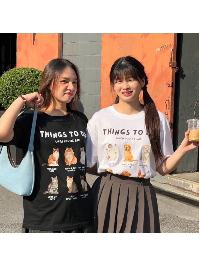 เสื้อยืดลาย Things to do when you're sad ลายน้องหมาน้องแมว ขาวดำ มีไซส์ใหญ่