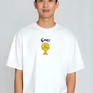 เสื้อยืดลายอิโมจิกอดอกยิ้ม เขียนว่า smile ขาวดำ คอกลม มีไซส์ โอเวอร์ไซส์